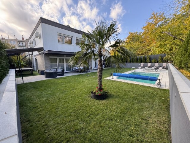 Eladó ikerház, Budapesten, XVI. kerületben 286.9 M Ft, 6 szobás