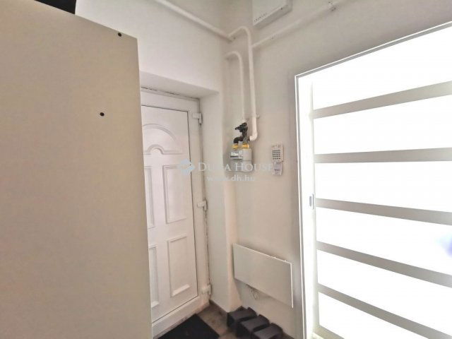 Eladó családi ház, Budaörsön 59.9 M Ft, 2 szobás