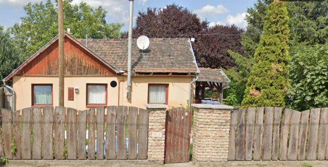Eladó családi ház, Cegléden 26 M Ft, 2 szobás