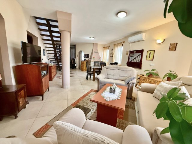 Eladó családi ház, Szegeden 155 M Ft, 6 szobás