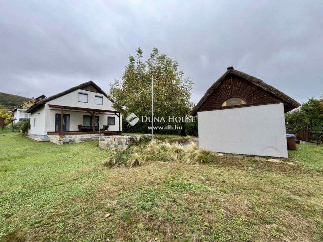 Eladó családi ház, Balatonfüreden 155 M Ft, 5 szobás