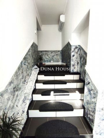 Eladó családi ház, Mogyoródon 170 M Ft, 5 szobás