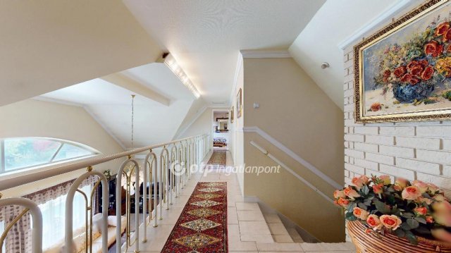 Eladó családi ház, Halmajon 102.025 M Ft, 6 szobás