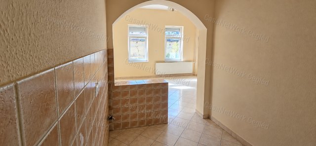 Eladó családi ház, Cegléden 59.9 M Ft, 3 szobás