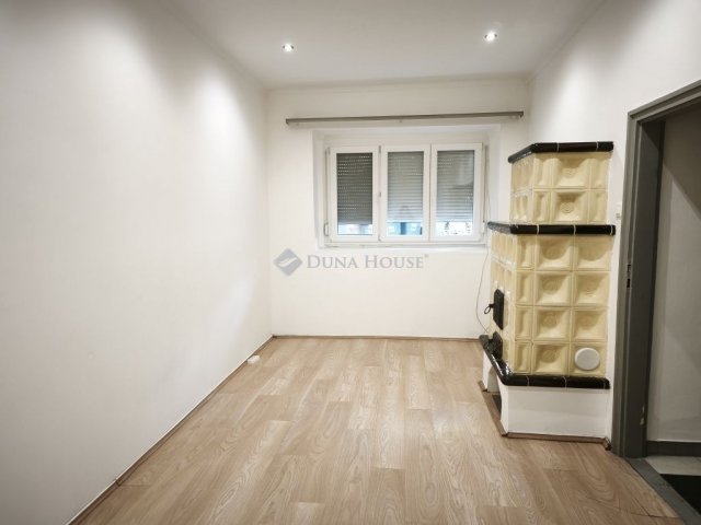 Eladó téglalakás, Szombathelyen 24.9 M Ft, 1 szobás