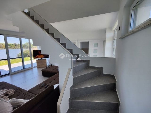 Eladó családi ház, Szigetbecsén 205 M Ft, 4 szobás
