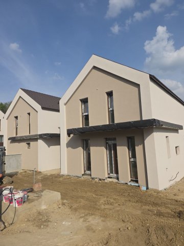 Eladó ikerház, Gödöllőn 144 M Ft, 5 szobás