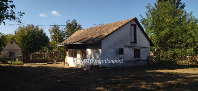 Eladó családi ház, Tápióbicskén 12.5 M Ft, 2 szobás