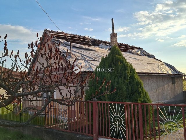 Eladó családi ház, Ecséden 8.9 M Ft, 1 szobás