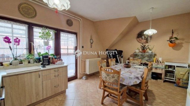 Eladó családi ház, Budapesten, XVIII. kerületben 210 M Ft
