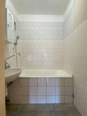 Eladó panellakás, Budapesten, III. kerületben 77.9 M Ft, 3 szobás