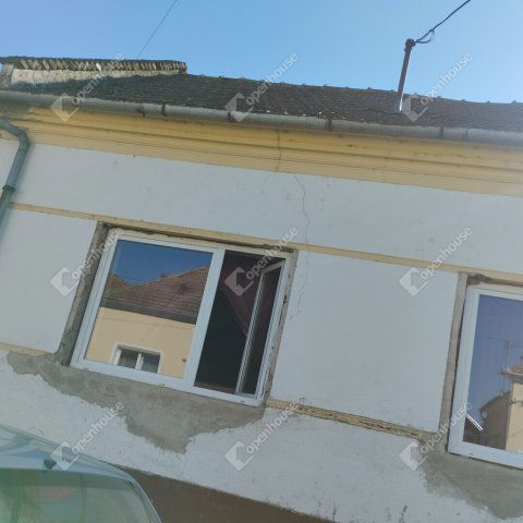 Eladó családi ház, Adorjánházán 25 M Ft, 3 szobás