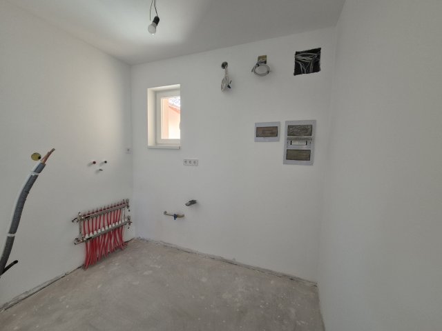 Eladó családi ház, Bugyin 92.9 M Ft, 4 szobás