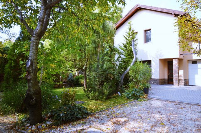 Kiadó családi ház, albérlet, Budakeszin, Gábor Áron utcában