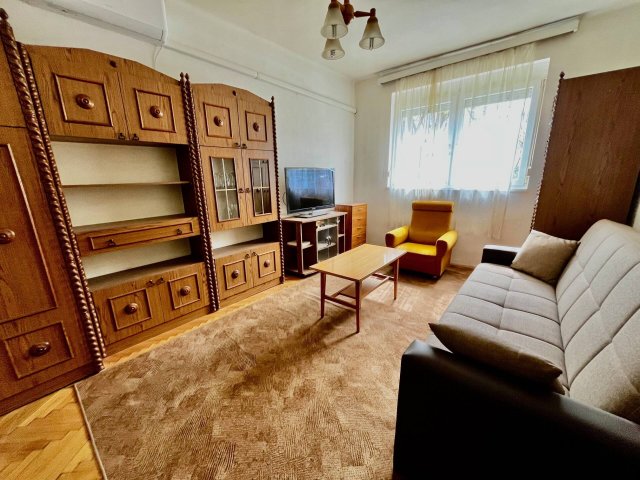 Kiadó téglalakás, albérlet, Pécsett 130 E Ft / hó, 1+1 szobás