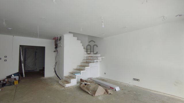 Eladó ikerház, Budapesten, III. kerületben 300 M Ft, 4 szobás