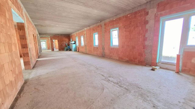 Eladó családi ház, Szigetszentmiklóson 375 M Ft, 5 szobás