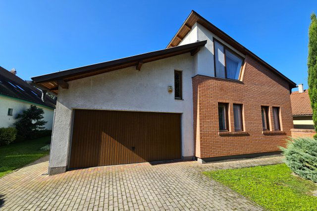 Eladó családi ház, Győrött 290 M Ft, 5 szobás