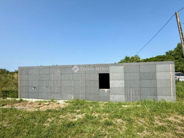 Eladó ikerház, Cserszegtomajon 78.9 M Ft, 4 szobás