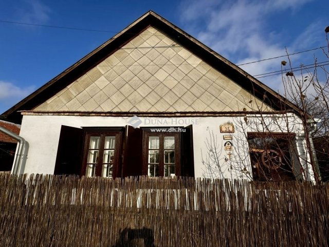 Eladó családi ház, Tápióságon 33.5 M Ft, 2 szobás