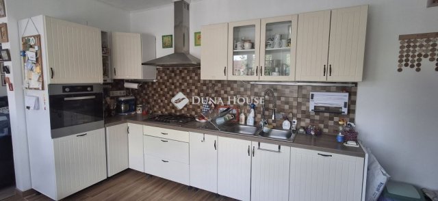 Eladó családi ház, Veresegyházon 129.9 M Ft, 3 szobás