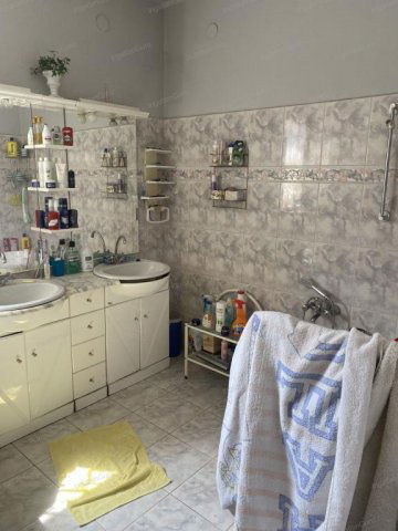 Eladó családi ház, Kecskeméten 149 M Ft, 7 szobás