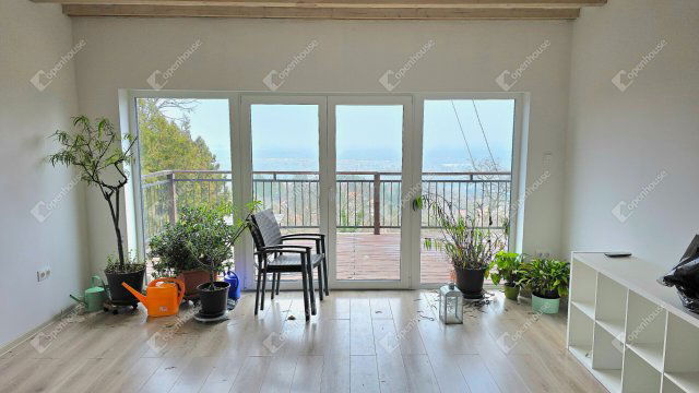 Eladó családi ház, Leányfaluban 120 M Ft, 3 szobás