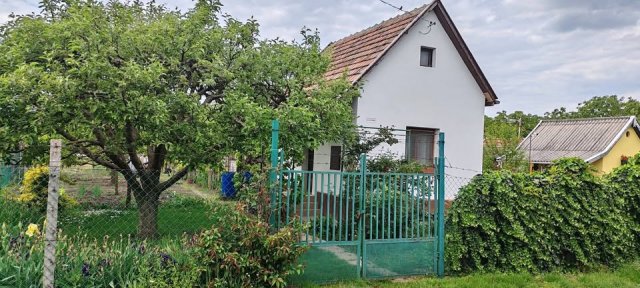 Eladó nyaraló, Törökszentmiklóson 4.9 M Ft, 1 szobás