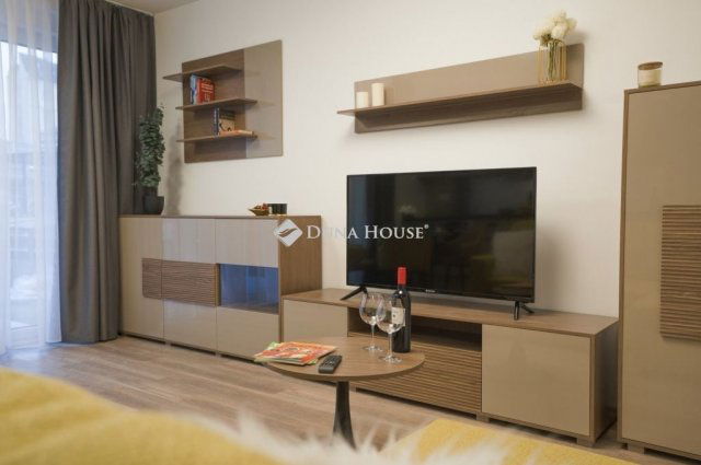 Eladó téglalakás, Budapesten, VIII. kerületben 70.544 M Ft