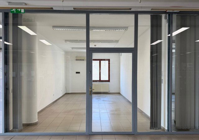 Kiadó üzlethelyiség, Pécsett 110 E Ft / hó, 1 szobás