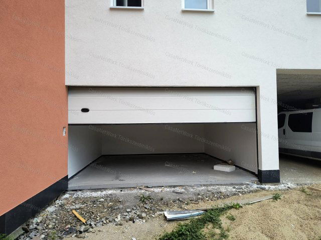 Eladó garázs, Törökszentmiklóson 7.95 M Ft, 1 szobás