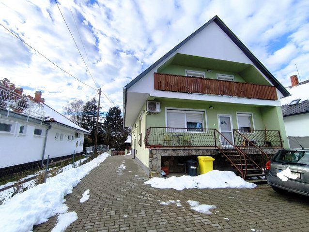 Eladó családi ház, Balatonlelleén 125 M Ft, 10 szobás