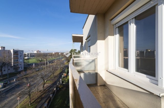 Eladó téglalakás, Nyíregyházán 42.9 M Ft, 3 szobás