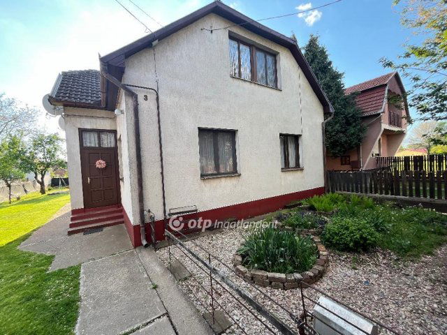 Eladó családi ház, Hajdúböszörményen 62.9 M Ft, 4 szobás