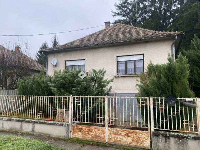 Eladó családi ház, Nógrádon 48 M Ft, 3 szobás