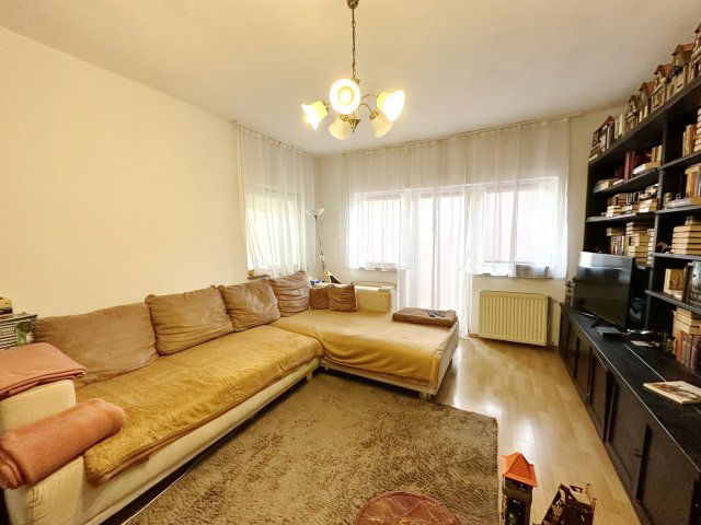 Eladó családi ház, Vácon 114.9 M Ft, 5 szobás