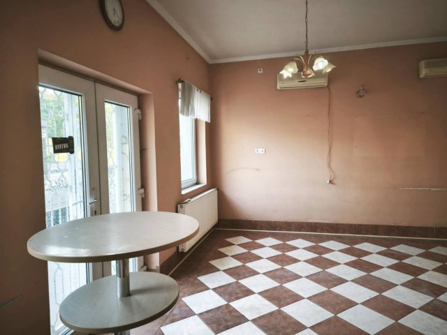 Eladó üzlethelyiség, Mendén 179.9 M Ft, 2 szobás