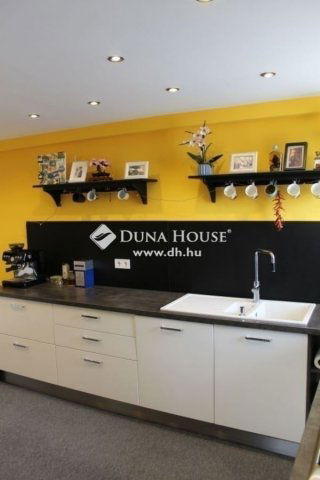 Eladó téglalakás, Budapesten, VIII. kerületben 98 M Ft, 3 szobás