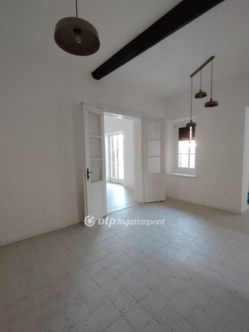 Eladó családi ház, Véménden 81.9 M Ft, 4 szobás