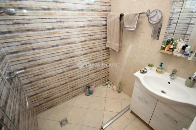 Eladó családi ház, Kecskeméten 86.9 M Ft, 4 szobás