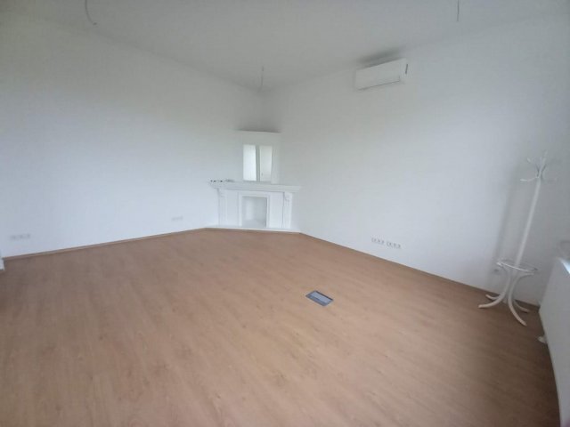 Kiadó iroda, Budapesten, II. kerületben, Szilágyi Erzsébet fasoron