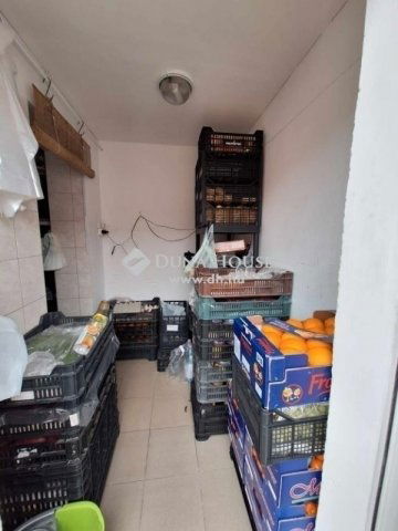 Eladó családi ház, Dunaharasztin 99 M Ft, 5 szobás