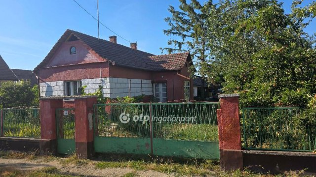 Eladó családi ház, Kabán 18 M Ft, 3 szobás