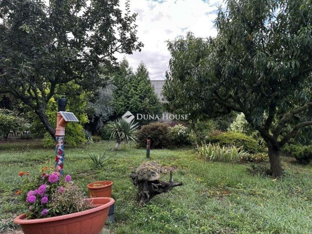 Eladó családi ház, Újiregen 30 M Ft, 4 szobás