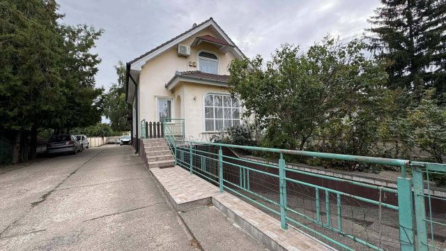 Eladó családi ház, Szigethalmon 144.9 M Ft, 6 szobás