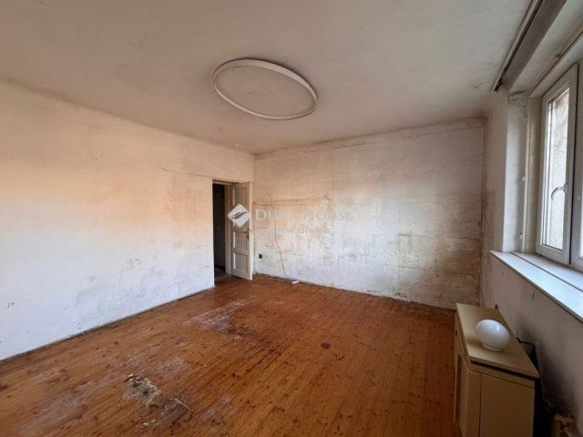 Eladó téglalakás, Budapesten, II. kerületben 39 M Ft, 1 szobás