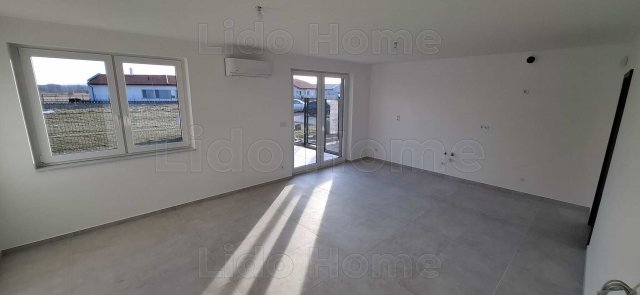 Eladó nyaraló, Szántódon 69.9 M Ft, 2 szobás