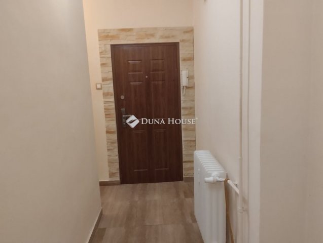 Eladó téglalakás, Pécsett 50.2 M Ft, 2 szobás