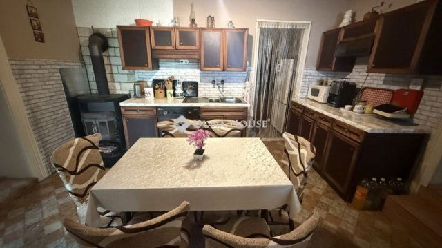 Eladó családi ház, Csényén 20.5 M Ft, 3 szobás