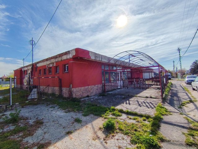 Eladó családi ház, Oroszlányban 40 M Ft, 5 szobás